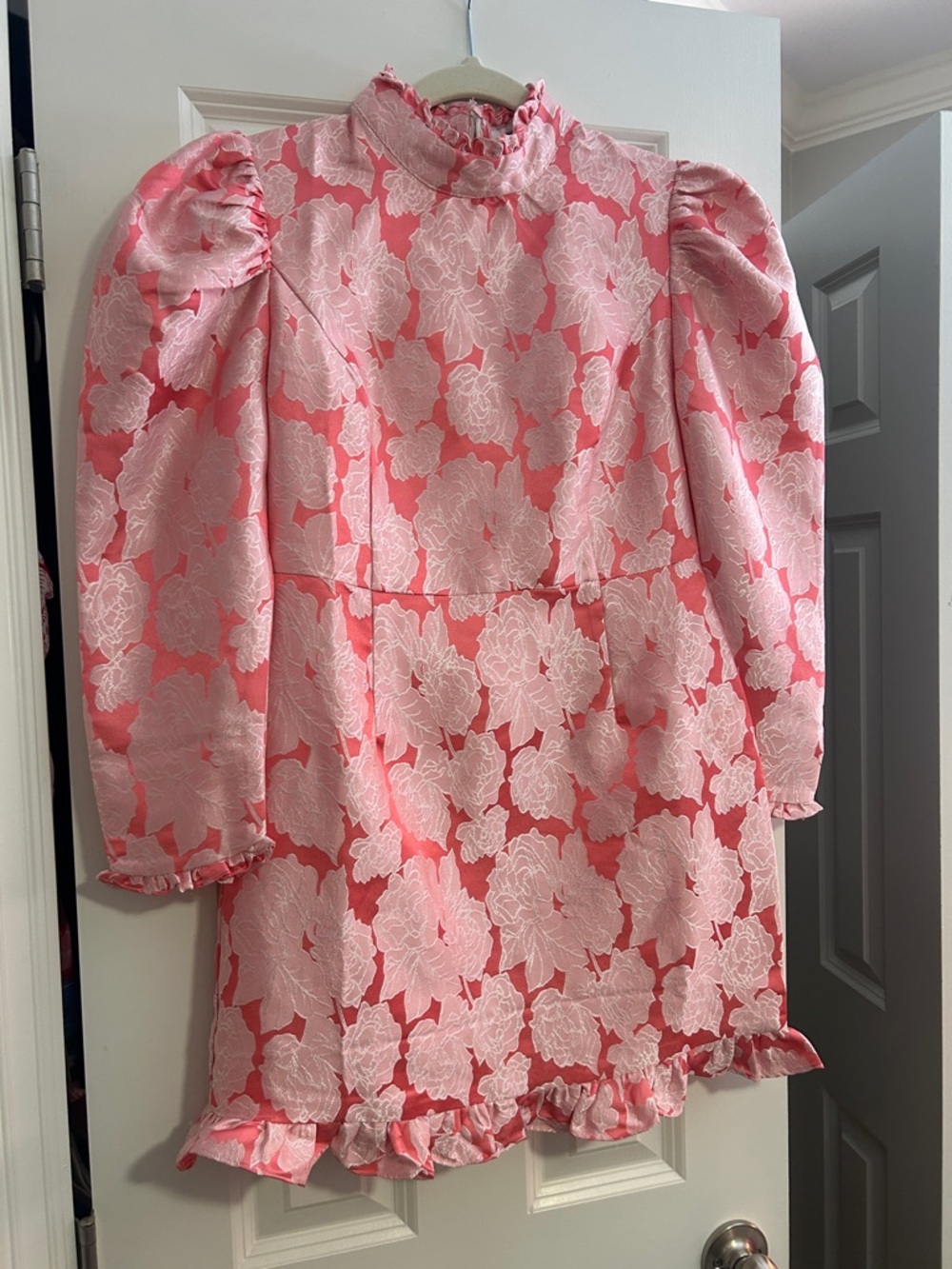 Glamorous Pink Floral Puff-Sleeve Mini Dress